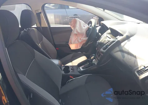 2014 Ford Focus Se z USA, uszkodzony, nr VIN 1FADP3K22EL231166